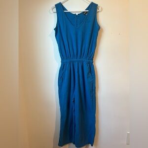Blue Sleeveless Women's Jumpsuit. Size Small and in good condition.
